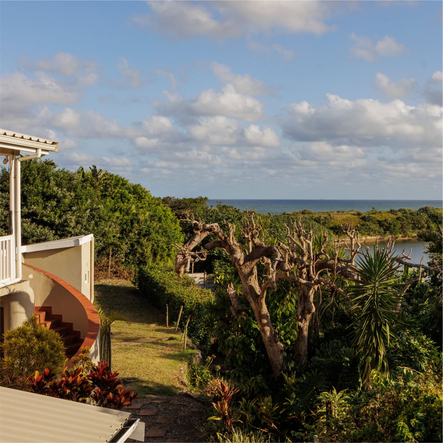 sportweni-accommodation-tweni-waterfront-guest-lodge-01